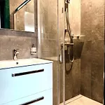 Carla Comfort With 2 Bathrooms Apartment Kosice
