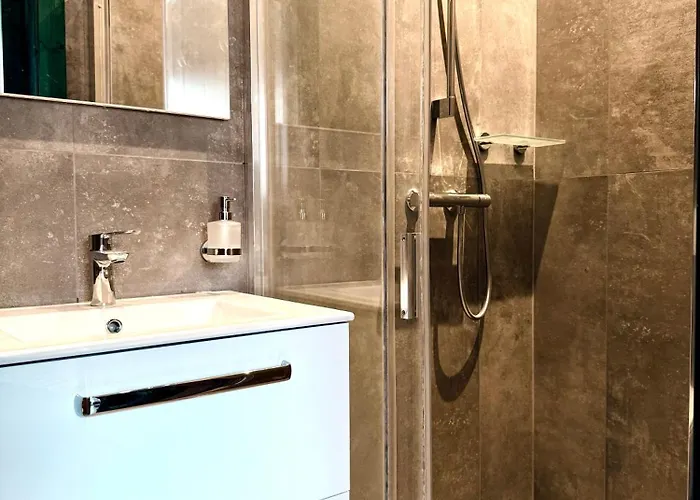 Carla Comfort With 2 Bathrooms Lägenhet Košice