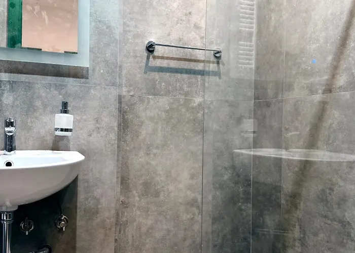 Carla Comfort With 2 Bathrooms *